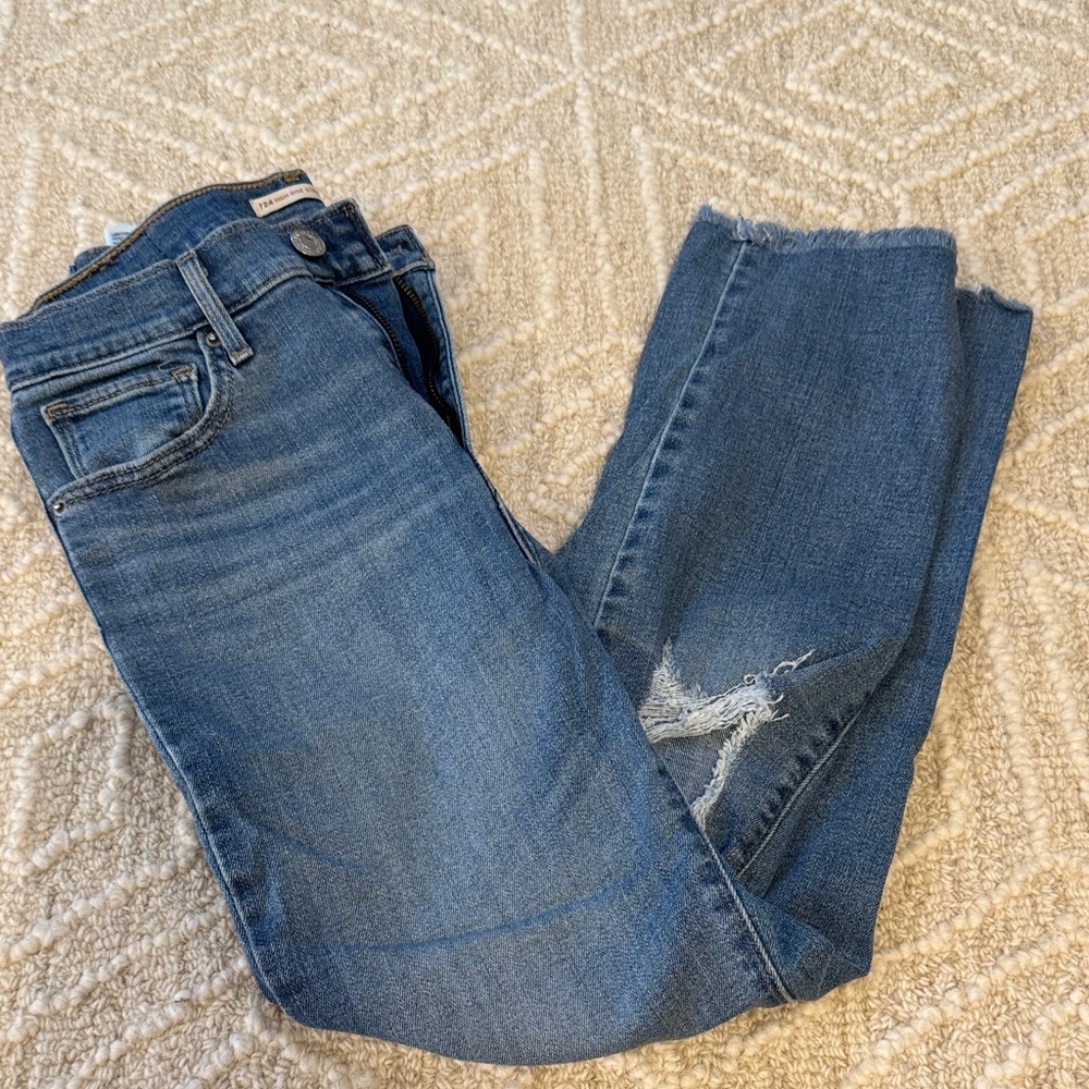 Levi's Blue Cropped Jeans with Frayed Hem